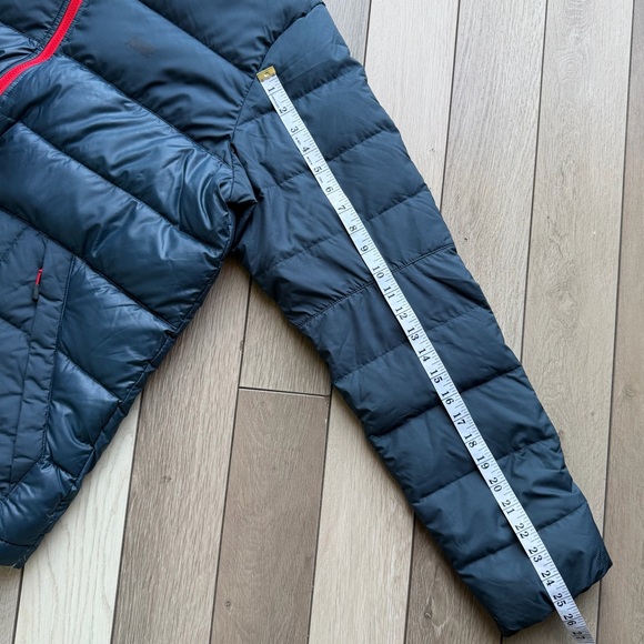 Nike Men's Navy and Red Puffer Jacket - Picture 6 of 8
